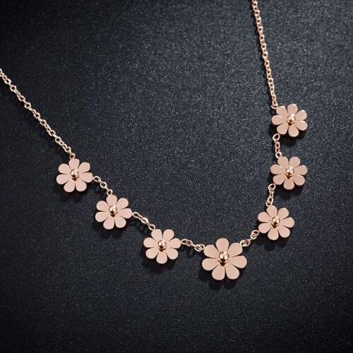 316L Stainless Steel 2021 New Fashion Upscale Jewelry Elegant Daisy 7 Flowers Charms Chain Choker Necklaces Pendants For Women