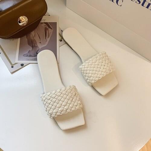 HKYC Women's Flip Flops