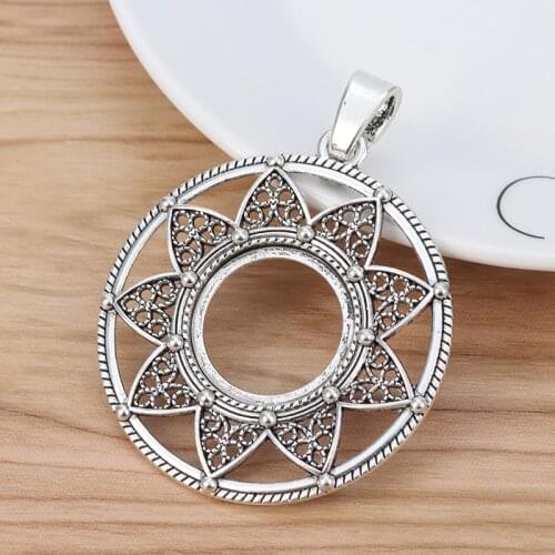 5 Pieces Large Open Flower Round Charms Pendants for Necklace Jewellery Making Findings 55x55mm
