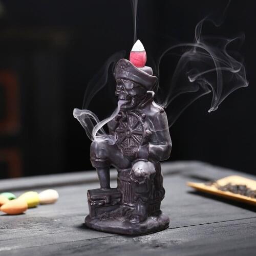 Skeleton Pirate Backflow Incense Burner for Sandalwood Indian Incense Cones Censer Ceramic Incense Base Living Room Decoration