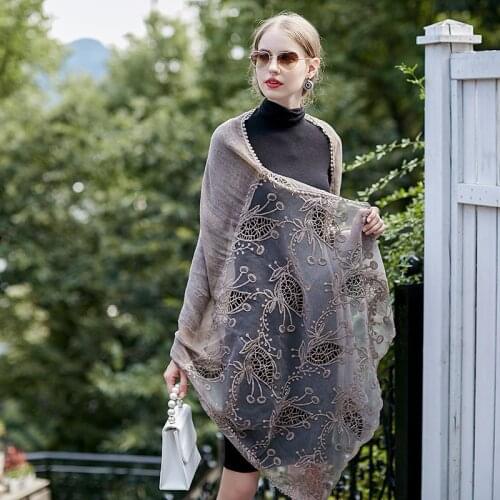 2020 New Style Women Lace Scarf Luxury Retro Floral Cotton Scarves Shawls Foulard Femme Pashmina Bandana Beach Stoles Wraps