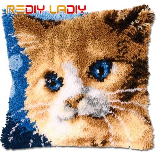REDIY Latch Hook Cushion Kits Animals Cat Blue Eyes Pillow DIY Crocheting Yarn Kits for Embroidery Unfinished Pillow Case BZ719