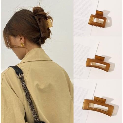 Ruoshui Woman Vintage Leopard Style Hair Claws Black White Hairpins Elegant Hair Clamp Women Hair Accessories Hairgrip Barrettes