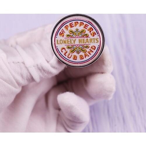 The-Beatleees Sgt Peppers Lonely Hearts Club Band Logo Pin Button Badge