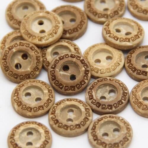 Small Letter Carved Wooden Sewing Round Buttons Natural Eco-friendly For Kid Scrapbooking Coat Decorations Accessories Wholesale