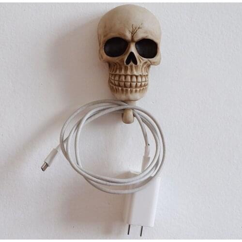 2 Pack Halloween Skull Key Wall Hooks Vintage Resin Skeleton Wall Mounted Holder Home Decorative Hat Organizer Rack