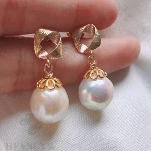 White Baroque Pearl Earring 18k Ear Stud Fashion Luxury Cultured Party Earbob Gift Accessories Wedding Classic Irregular