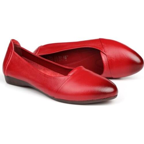 Womens flat shoes 2019 Genuine Leather Slip On Pointed Toe Breathable casual soft bottom mother single shoes