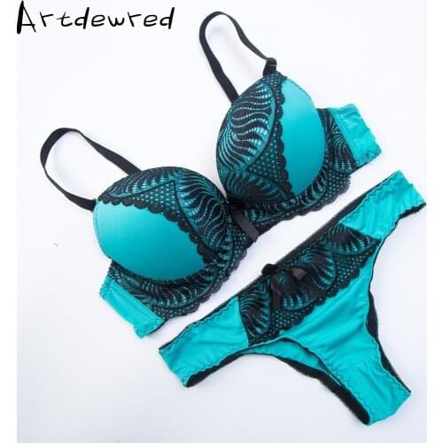 New 2018 Brand Sexy Seamless One Piece Intimates Bras & Brief Sets Underwear For Womens Ladies Push Up Plunge Dress Bra Sets