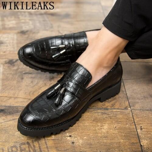 Mens Dress Shoes Loafers Black Crocodile Shoes Tassel Luxury Men Party Shoes Oxford Wedding Coiffeur Zapatos De Hombre Italiano