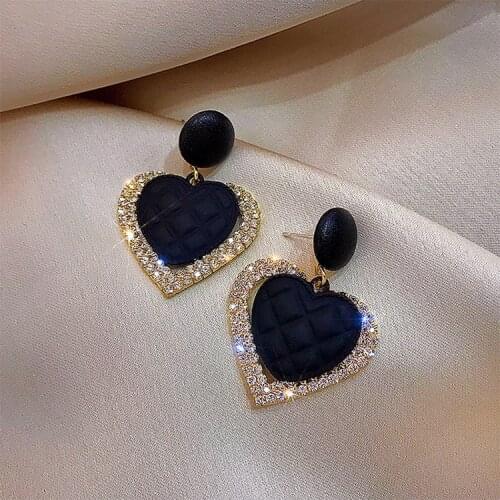 Retro black peach heart earrings 2021 new trendy design atmosphere earrings female ins net red earrings