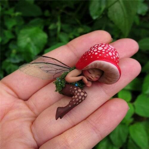Mini Sleeping Mushroom Fairy Statue Hand Painted Resin Crafts Ornament for Home Garden Office Decoration Craft Child Small Gifts