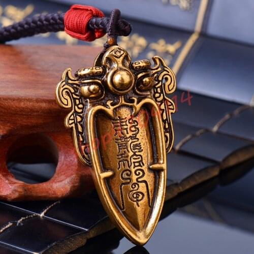 Pure copper divine beast pattern pendant， retro personality style, exquisite handicraft jewelry