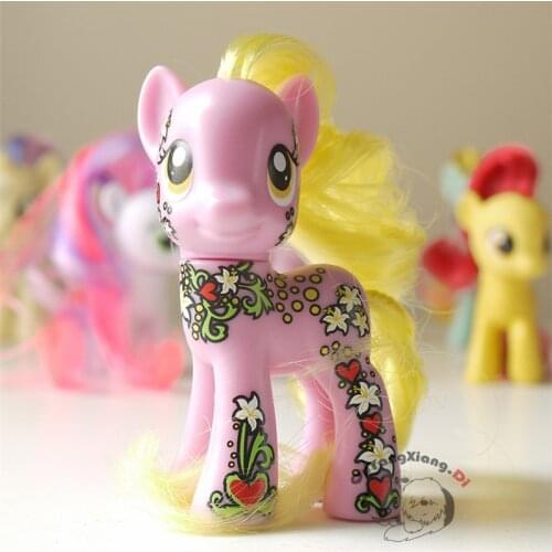 P8-095 Action Figures 8cm Little Cute Horse Model Doll Painted Yellow hair Anime Toys for Children