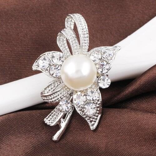 Elegant Glamorous Big Simulated Pearl Rhinestone Flower Silver-color Brooches for Women Brooch Pins Lapel Jewelry