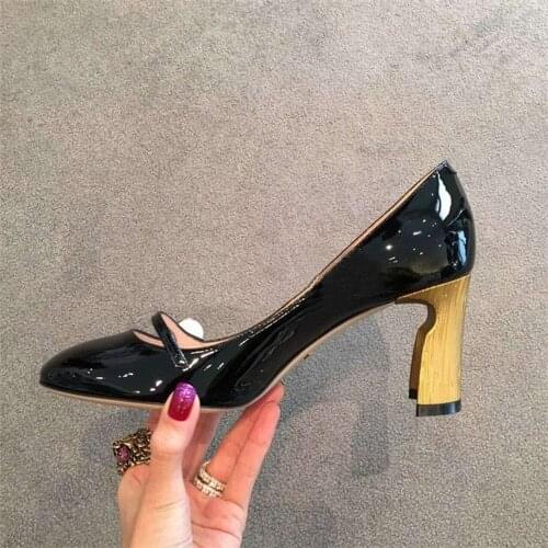 Retro Womens Pumps Patent Leather High Heel Pearls High Heel Low Top Shoes Round Toe 3Colors Luxury C764