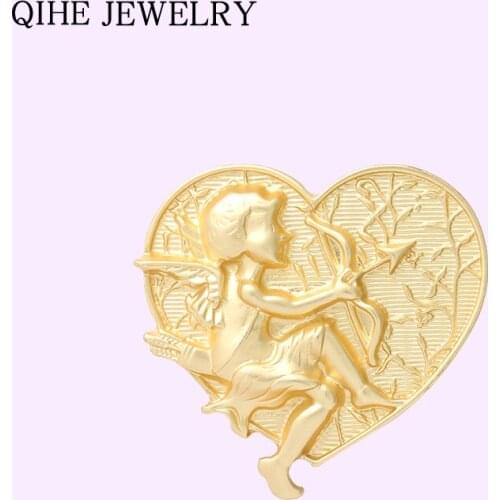 Carriage God Moon Heart Tower Brooches for Women Vintage Enamel Pin Lapel Badge Backpacks Fashion Jewelry Gift 2021 Wholesale