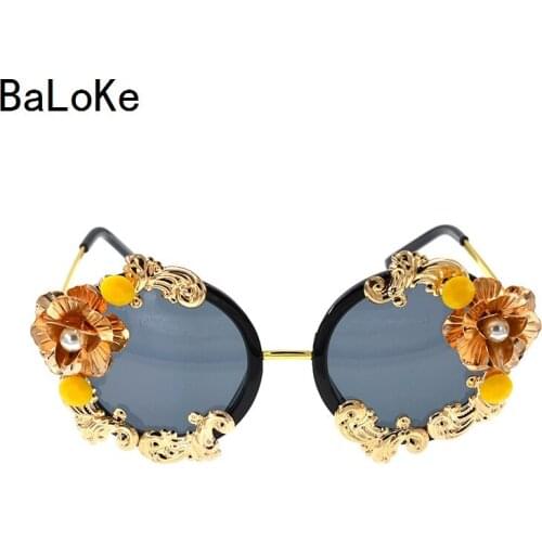 New Fashion Baroque Women Girl Crystal Sunglasses Women Retro Full Frame Black Round Sunglasses Summer Beach Glasses Gifts