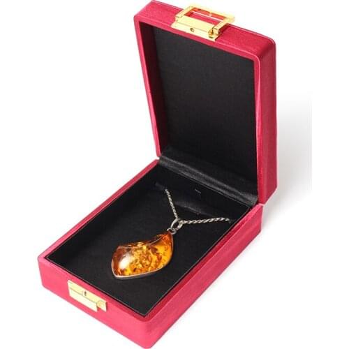 Retro Red High-end New Listing Brushed Metal Buckle Gem Pendant Bracelet Jewelry Storage Box Built-in Card Slot For Wedding Gift