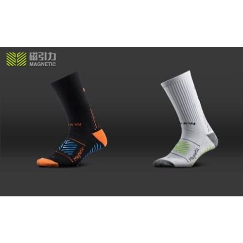 New Magnetic attraction football socks Article towel bottom slip friction in tube football training soccer socks