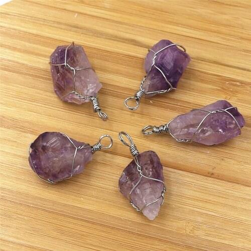 6pcs/pack Wholesale Natural Stone Chakra Aura Female Jewelry Making Irregular Amethysts Pendant Wrapped In Raw Ore Thread
