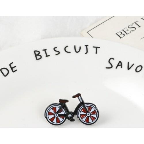 Red Bicycle Pin Bike Brooch Cool Vintage Style Cyclists Badges Sports Lapel pins Biking Jewelry Biker Gift