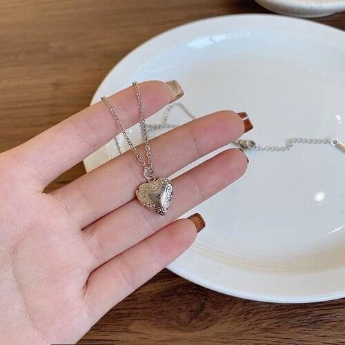 Vintage Heart Locket Pendant Necklace For Women Trendy Simple Openable Clavicle Chain Hip Hop Design Temperament Choker Jewelry