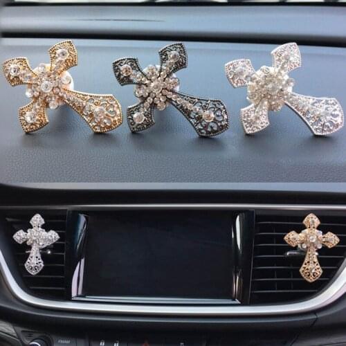 Car Ornament Crystal Cross Air Freshener Diamond Automobiles Interior Decoration Vents Perfume Clip Diffuser