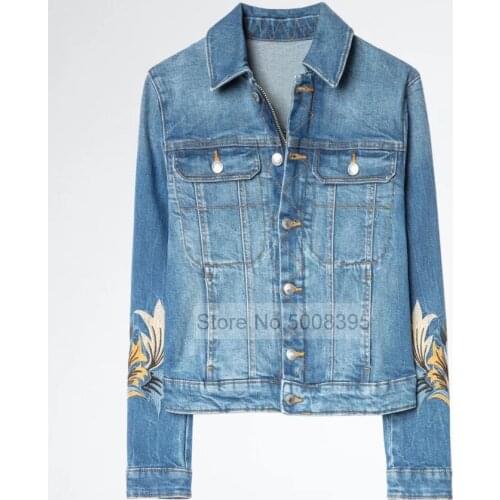 Woman Washed Denim Cropped Jacket Long Sleeves With Flowers Embroidered Chest Pockets Fashion Jeans Coat