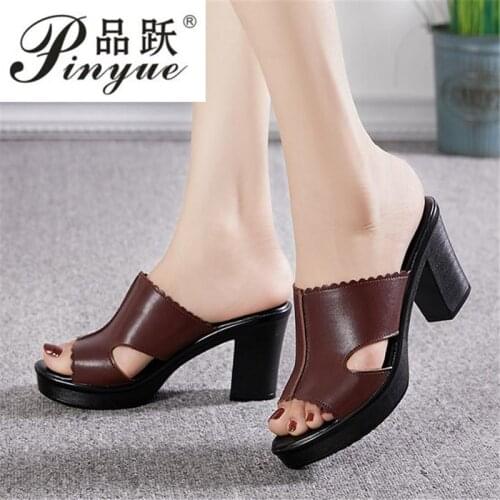 Genuine Leather Women Slippers Women Sandals Plus Size 35--41 Open Toe Slippers Female Thick Heel Shoes