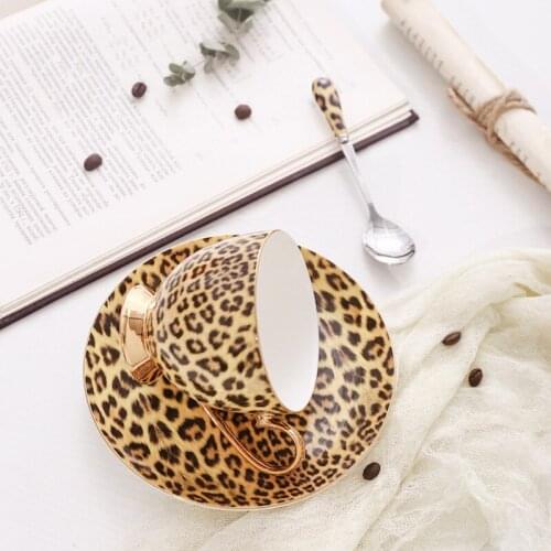 Bone China Creative Coffee Mug Europe Home Decor Kitchen Tableware Ceramic Tea Cup with Spoon Simple High End Gifts for Friends