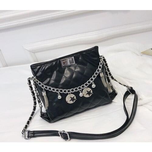 Star chain womens shoulder bag luxury design female handbag high quality ladies Messenger bag new winter discount girl bag part
