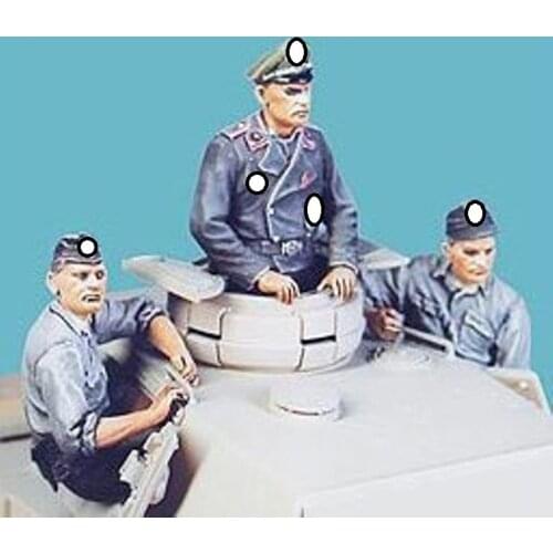 Resin three German soldiers of World War II 1:35
