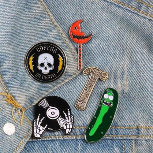 Punk Style Brooch Magic Wizard Cranio Vampire Rose Button Pin Denim Jackets Brooches Badge Gifts Gothic Jewelry Dropshipping