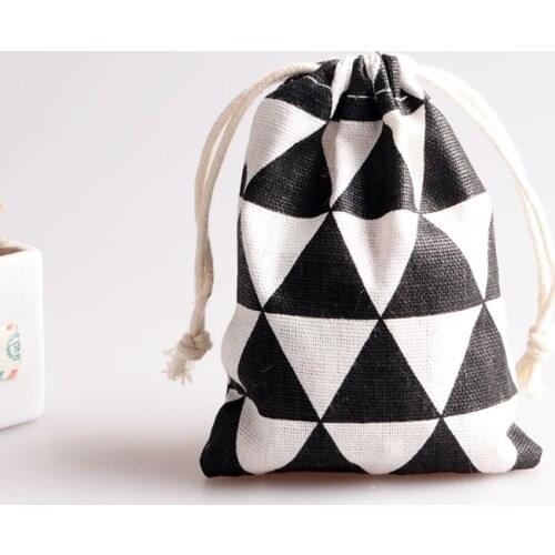 10pcs 9x12cm (3.54"x4.72") Cotton Drawstring Pouch Bag Black Triangle Printing jewelry Bag christmas Packing Gift Bag