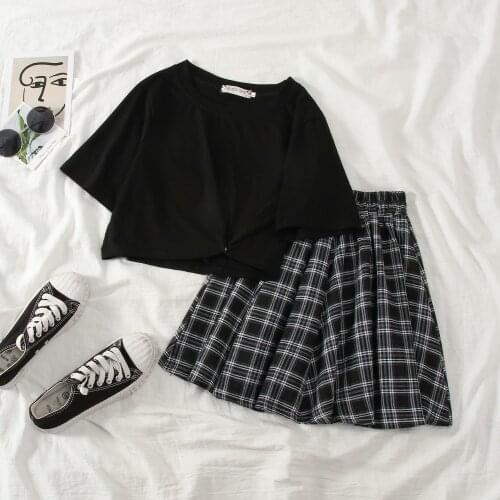 Korea INS Retro Harajuku Style Slim Short T-shirt + High Waist Short Skirt Plaid Skirt Womens Suit