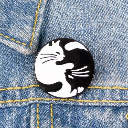 Black and White Cats Enamel Pins Shirt Bag Badges Cartoon Brooches Lapel Pin Jewelry Gift for Women Men