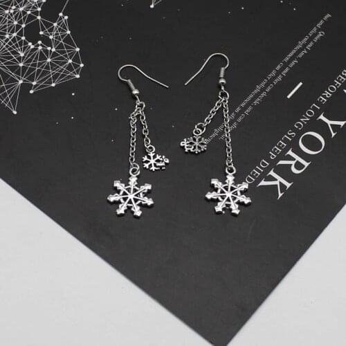 1 pair of antique silver snowflake pendant earrings jewelry Christmas winter gift ladies jewelry