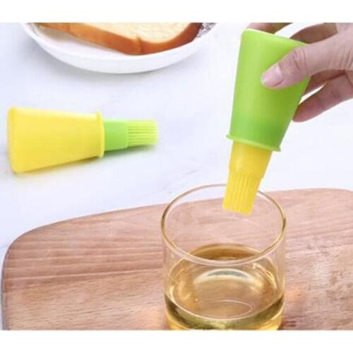 1PCS Oil Bottle Brush Creative Refillable Silicone Sauce Bottle Brush Baking Brush DIY Baking Tool Oil Bottle with Brush