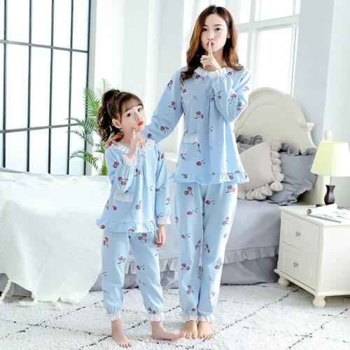 2019 Spring Winter New Childrens Pyjamas Sets Home Clothes Mother and Daughter Clothes Mama Girls Flower Pajamas Family Outfits