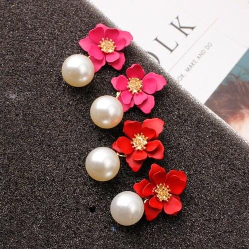 Korean Version Of Lovely Acrylic Imitation Pearl Flowers Earrings Earrings Ladies Pendant Earrings Fashion Jewelry Gift