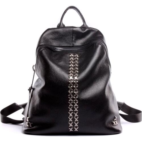 100% Genuine Leather Backpack Women Daily Casual With Rivet Teenager Girls Black School Bag Female Large Capacity Travel Bags