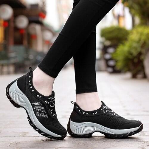 2019 Spring Women Sneakers Shoes Flat Slip on Platform Sneakers for Women Black Breathable Mesh Sock Sneakers Shoes