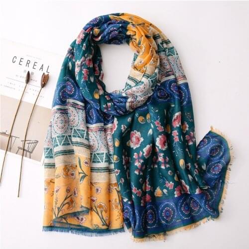 2020 New Fashion Summer Women cotton Scarf flower Beach Hijab Shawls and Wraps Female Foulard Echarpe Designer Bandana