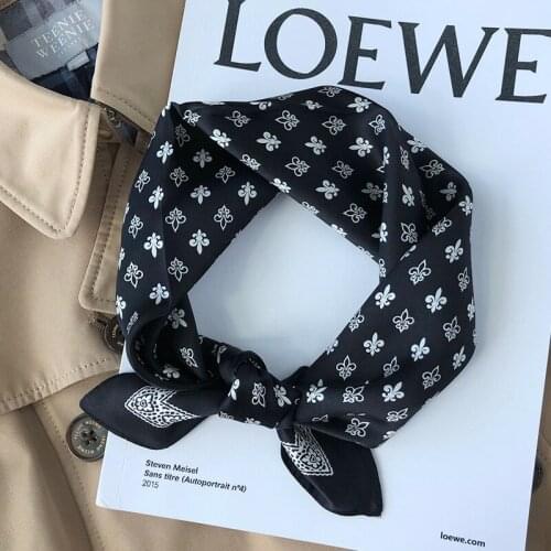 2019NEW Real silk scarf for ladies autumn winter fashion musical note printed silk scarf small square scarf foulard silk scarves