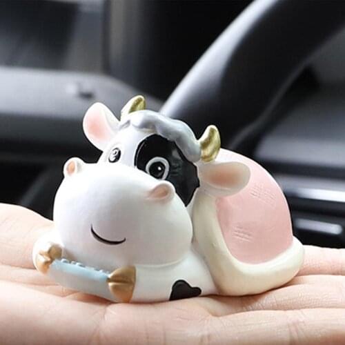 Creative Resin Cartoon Cow Statuette Home Decor Car Interior Figurines Childrens Room Fairy Garden Miniatures Accessories