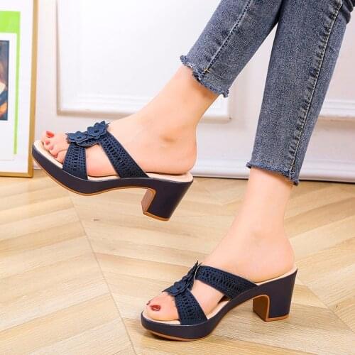 Ladies Slippers Non-slip Floral Platform Ladies Slope Heel Sandals Overwear Thick Heel Large Size Womens Shoes Womens Slippers