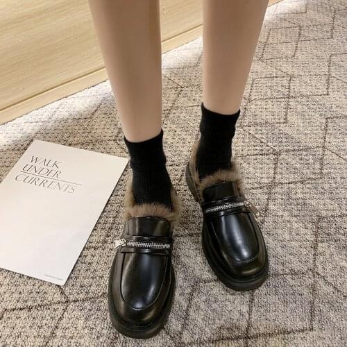 Designer low-top comfortable loafers womenshoes winter warm fur flat creepers soft heel Metal chains leather flats winter U16-86