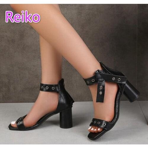 2021 large size sandals spring and summer new European and American thick heel rivet high heel women sandals factory wholesale