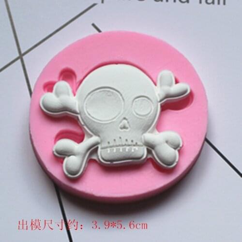 P696Halloween skull mould fragrance plaster cast chocolate rolled sugar mold